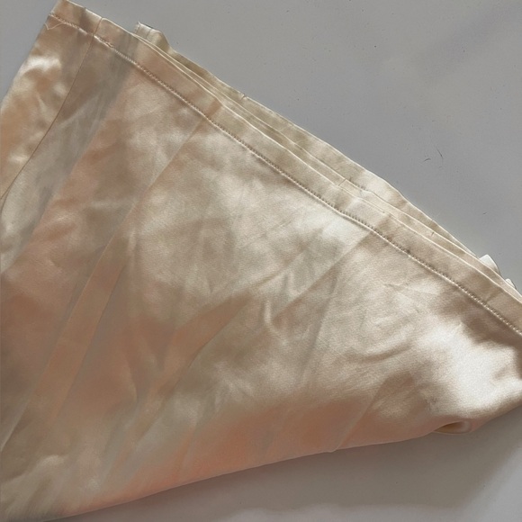 Ralph Lauren • Satin Cream Flare Shiny Pants - Picture 2 of 9